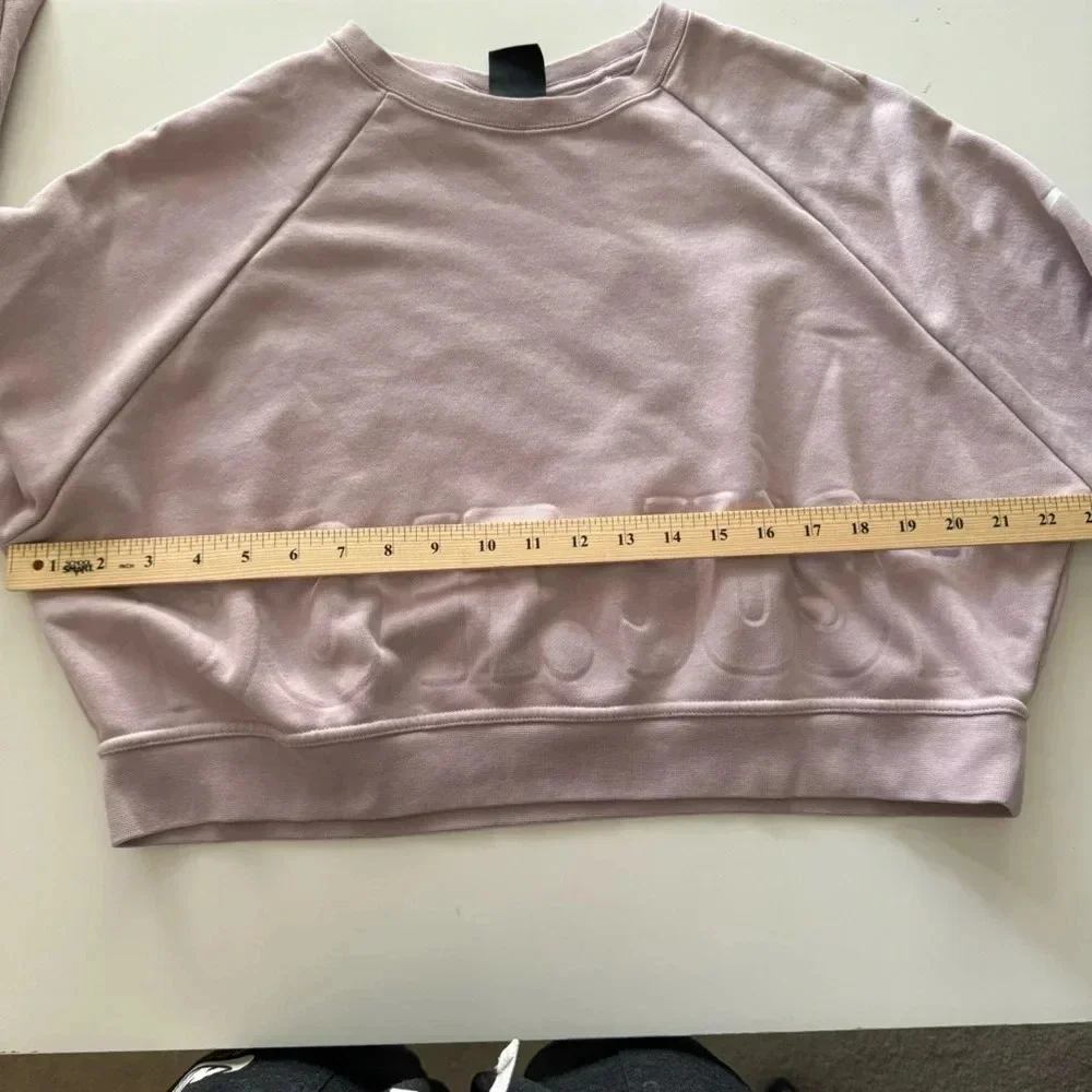 Nike Dri-Fit Embossed Just Do It Cropped Crew Neck Sweatshirt Women’s size M